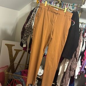 Have medium stretchy trousers